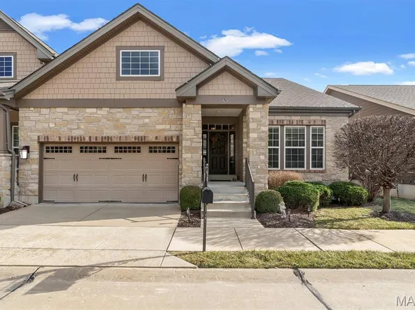 568 Trevi Ln, Ballwin, MO 63011