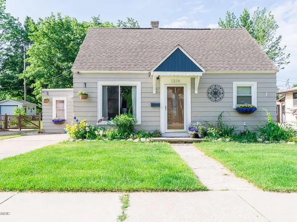 1314 Grant Ave, Grand Haven, MI 49417