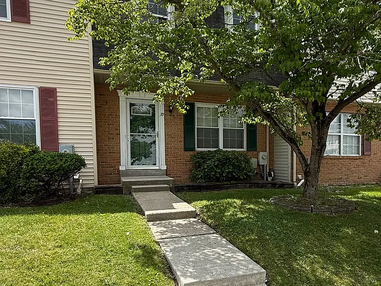 39 Chesthill Ct — Photo 1