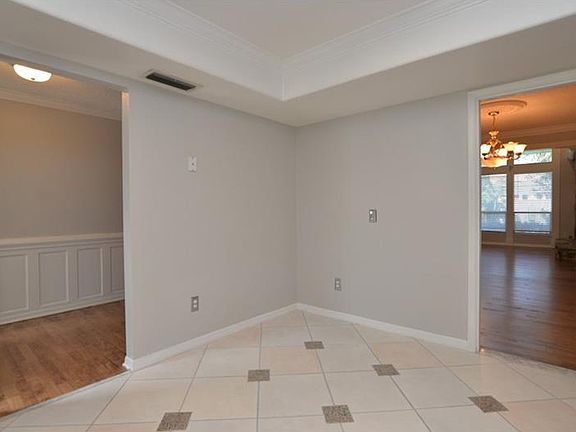 5th image of 814 Laurel Ave
