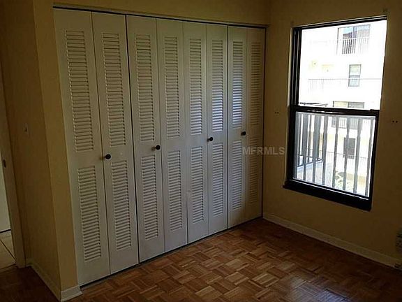 5th image of 105 4th Ave NE Unit 404