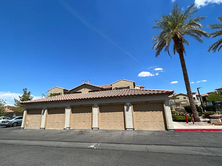 one detached garage