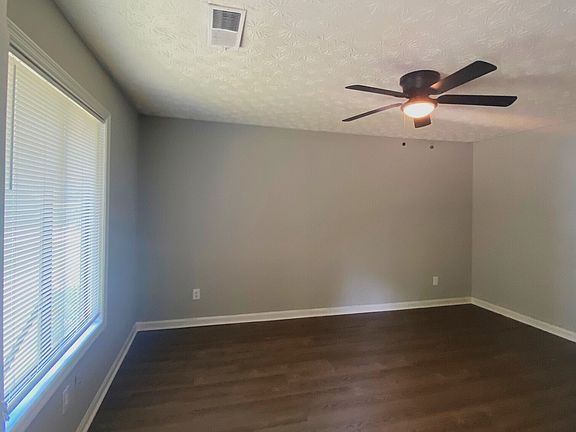 3rd image of 100 Spring Ct