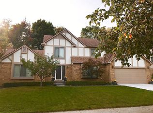 24523 Venice Dr, Novi, MI