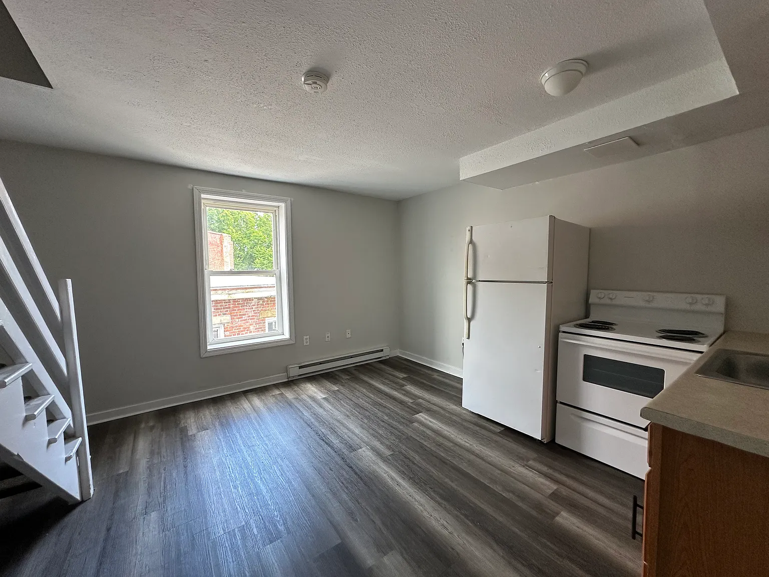 1 bed, $1,300 — Photo 3