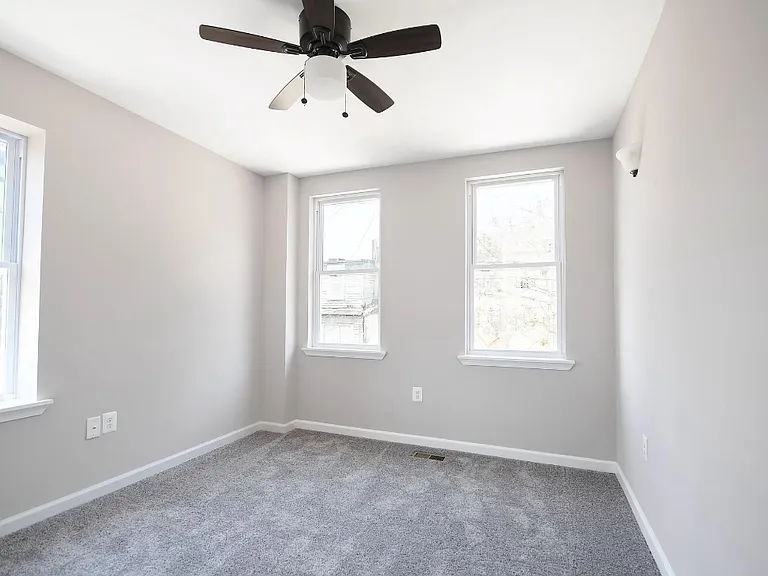 2200 Henneman Ave — Photo 5