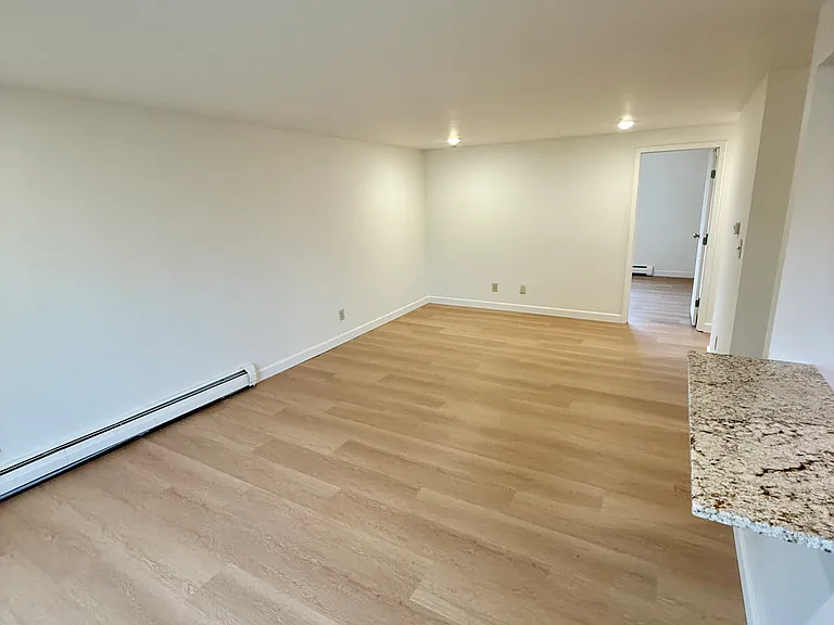 3976 Ridge Lea Rd #B — Photo 11