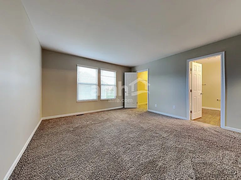 5454 Windsor Ct — Photo 15