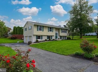 106 Center Ave, Terre Hill, PA 17581