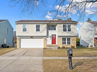 39882 Cheviot Rd, Canton, MI 48188