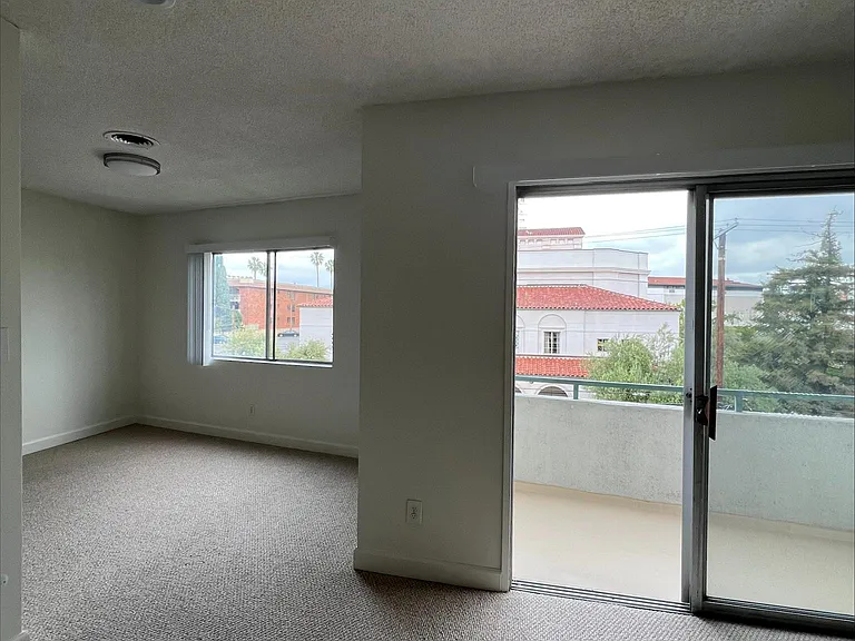 801 S Lucerne Blvd #401 — Photo 3