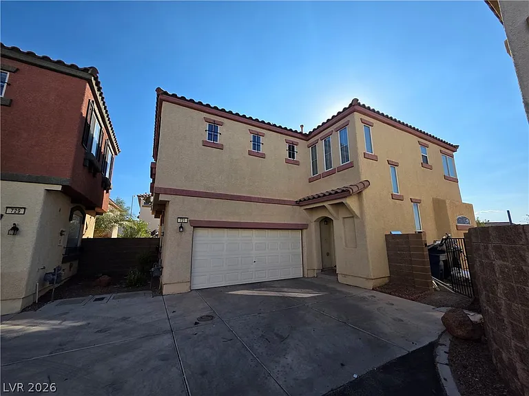 731 Emerald Idol Pl — Photo 2