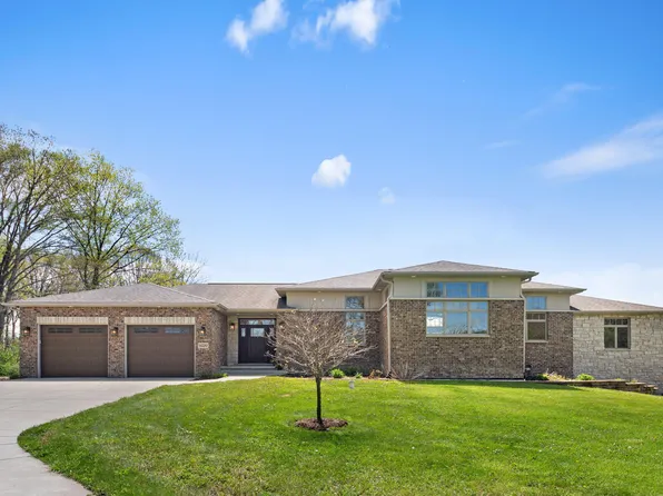 11700 Westvalley Dr, Crown Point, IN 46307