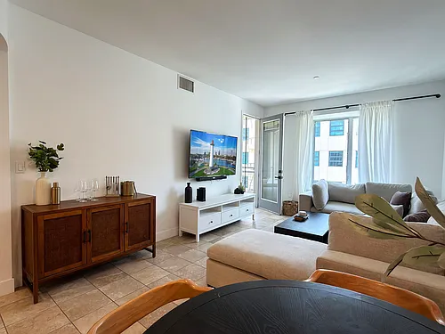 150 The Promenade N #415 Photo 1