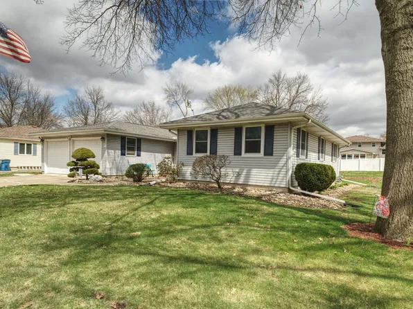 1414 Rosehill Ave, Camanche, IA 52730