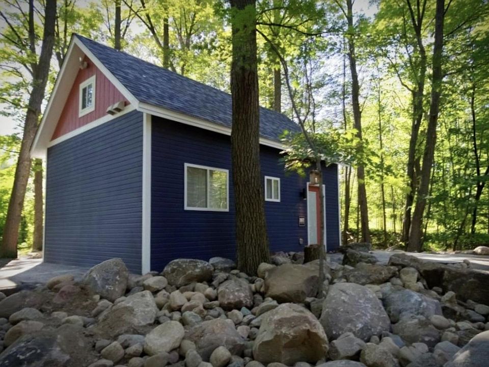 1st image of 28572 Golf Course Cir