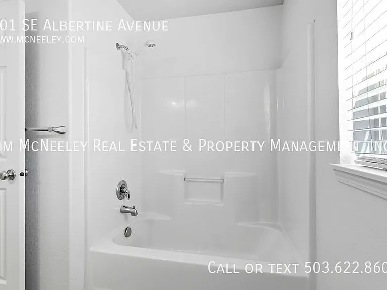 901 SE Albertine St — Photo 32