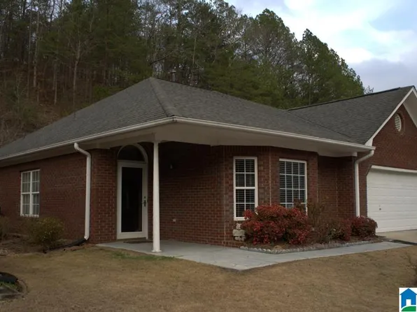 327 Creekside Ln, Gardendale, AL 35071