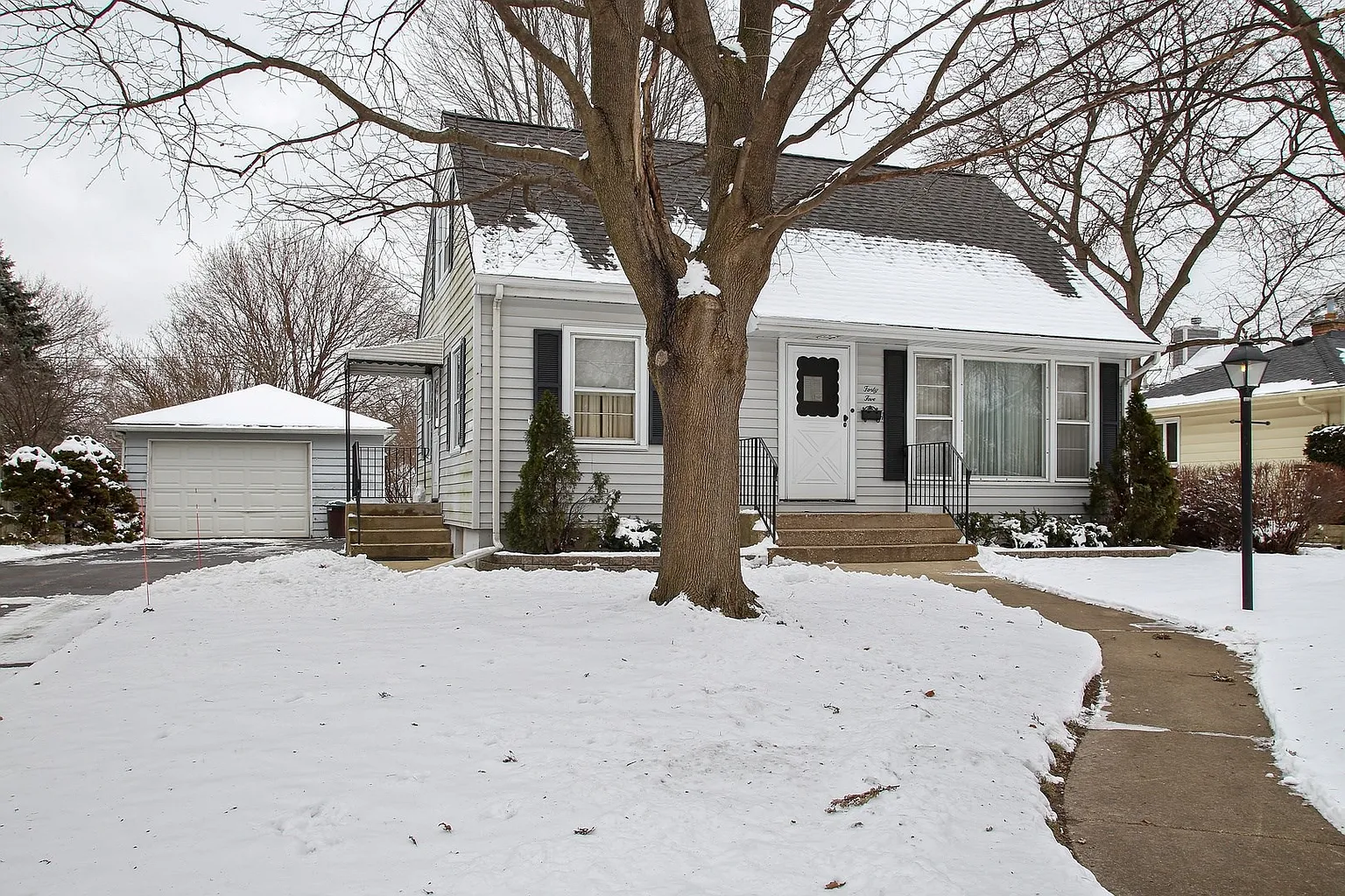45 S Pine St photo 1