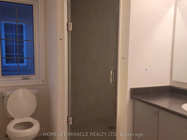 22 Vickers Rd — Photo 10