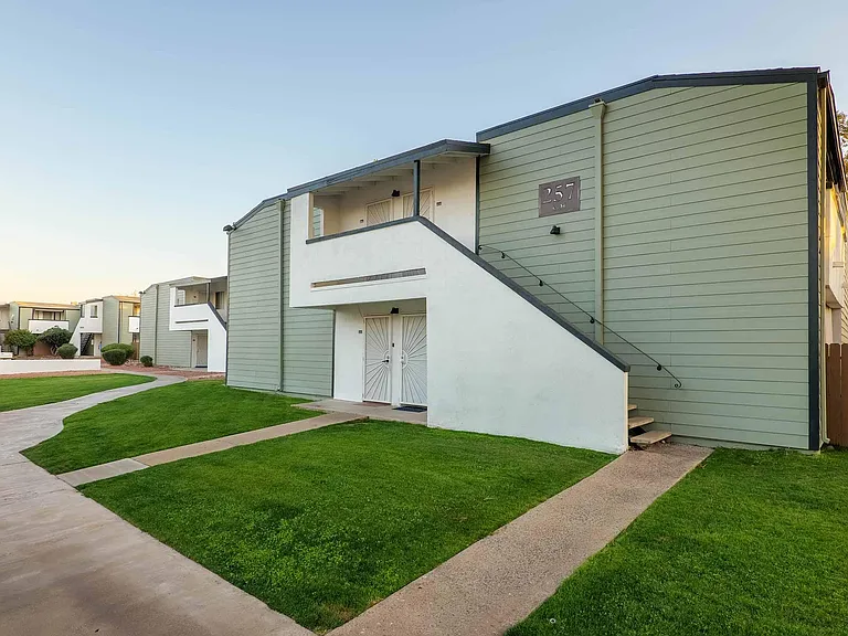 Brookwood Apartments — Photo 42