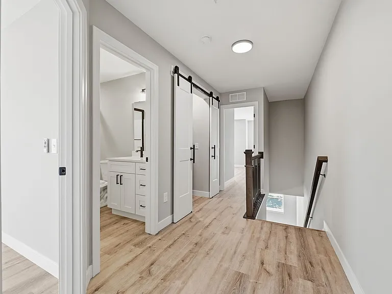 4728 Walworth Ave — Photo 15