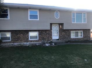 7573 Wright St, Merrillville, IN 46410