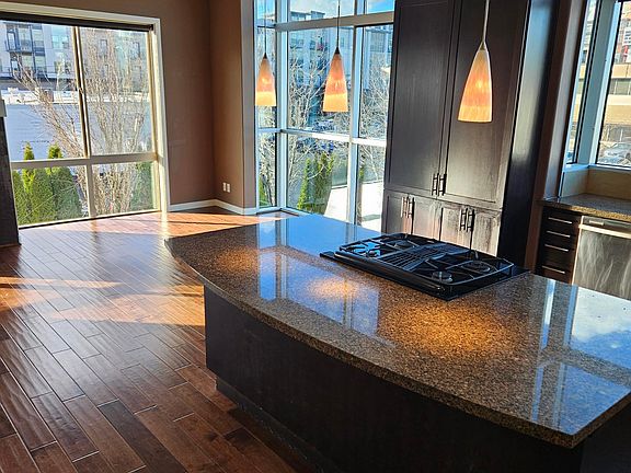 2nd image of 433 SE Washington St #205