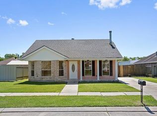 2909 Deer Creek Dr, Violet, LA 70092