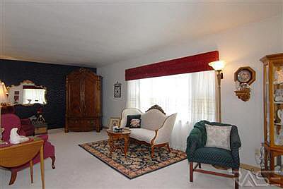 4th image of 2117 S Wayland Ave
