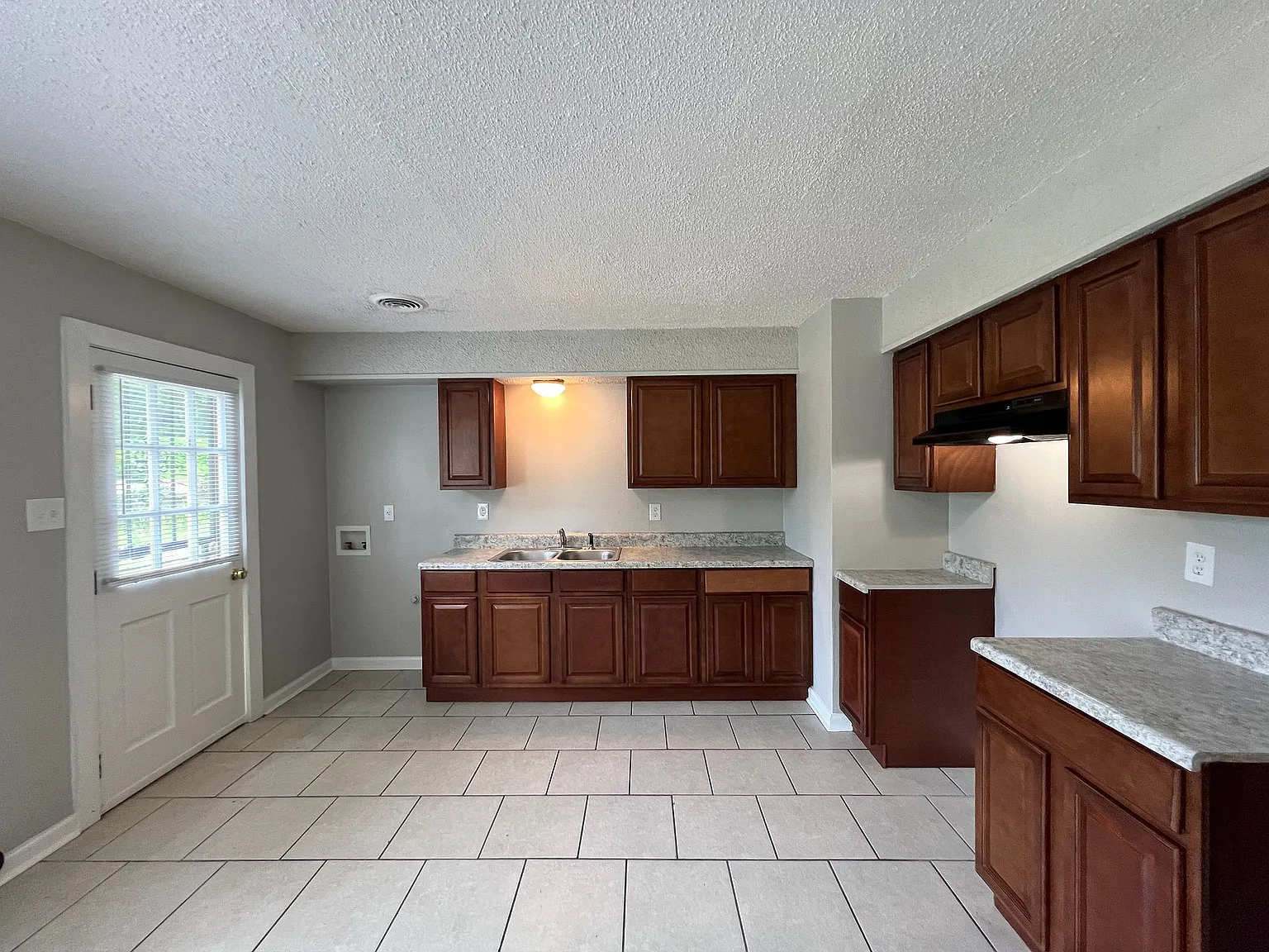 1207 Tahoe Rd — Photo 4