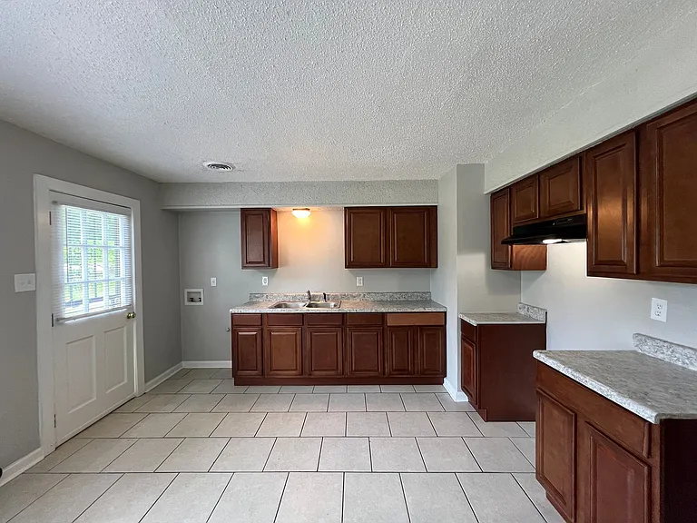 1207 Tahoe Rd — Photo 7