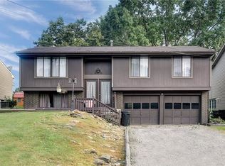 413 Eisenhower Dr, Natrona Heights, PA 15065