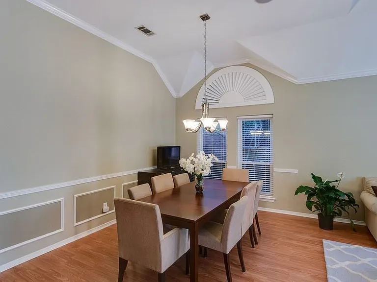 4035 Briarbend Rd — Photo 5