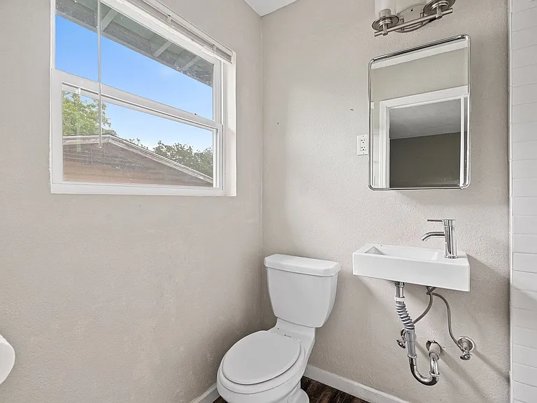 1422 Yorkshire Dr — Photo 21