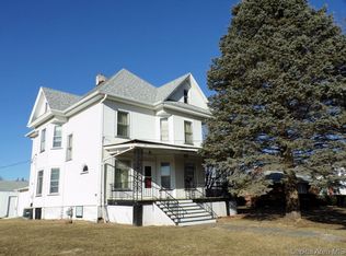 609 W Monmouth St, Abingdon, IL 61410