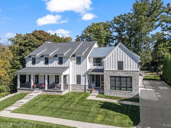 960 Lakeside Dr, Birmingham, MI 48009