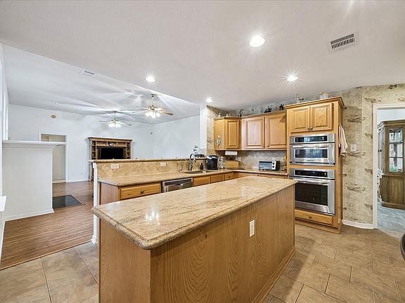5th image of 3316 Windfern Dr
