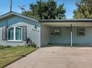 1004 7th St, Canyon, TX 79015