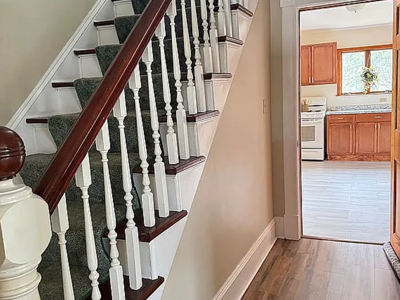 5 bed, 1392 sqft, $900 — Photo 2