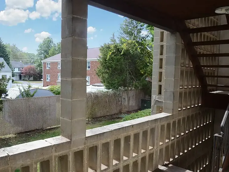 Towne Oaks Apartments — Photo 26