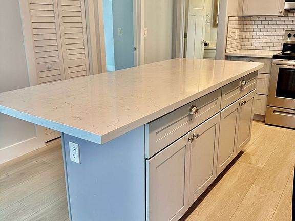 5th image of 2704 21st Ave Unit B