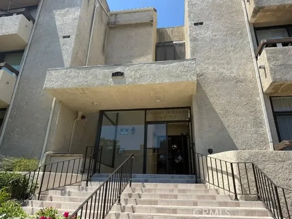 5237 Newcastle Ave APT 205, Encino, CA 91316
