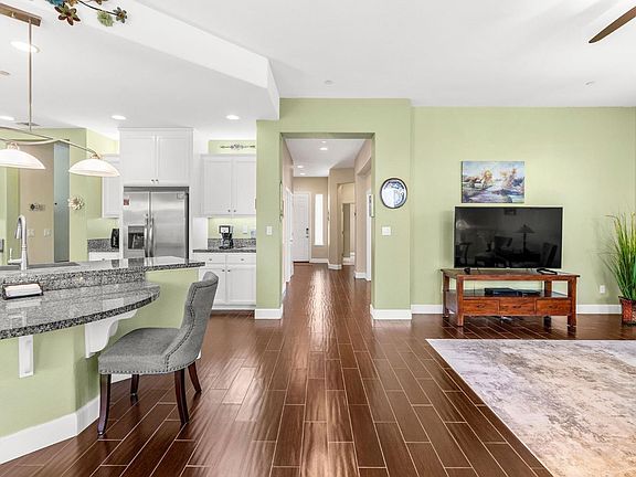 5th image of 320 Birch Ridge Drive