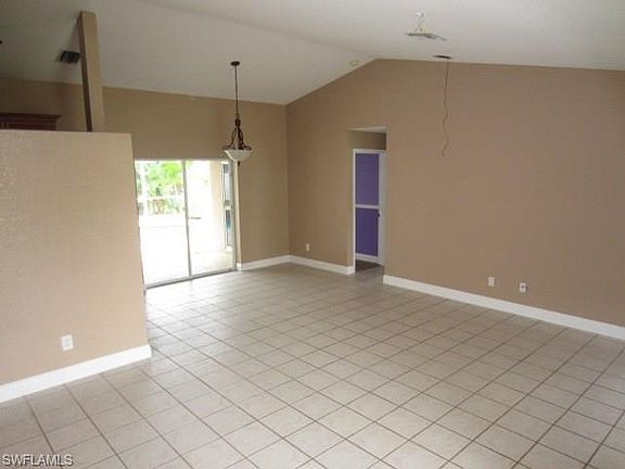 2nd image of 422 SE 22nd St