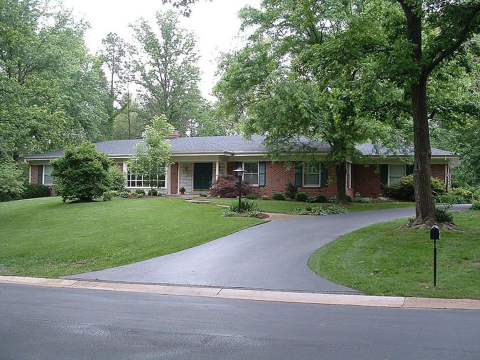 1st image of 39 Villa Coublay Dr
