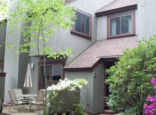 22 Chestnut Dr, Avon, CT 06001