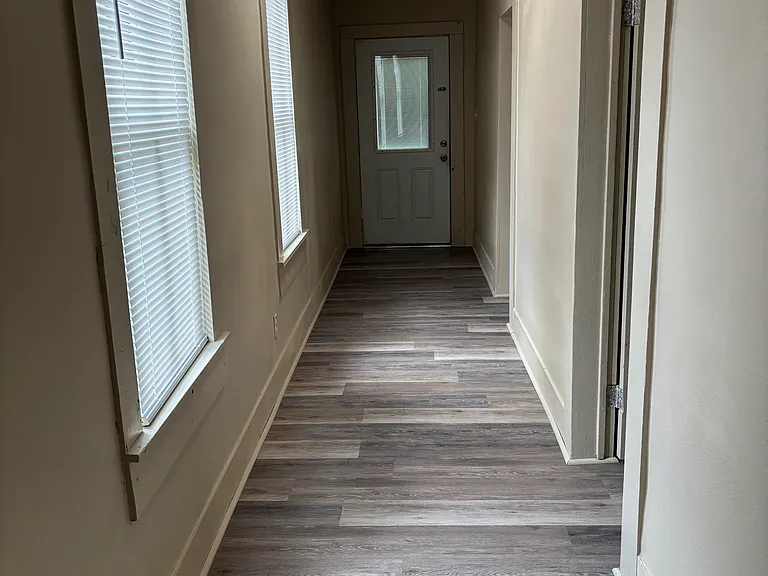 1504 Fancher St — Photo 3