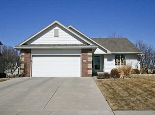 535 SE Prairie Park Ln, Waukee, IA 50263