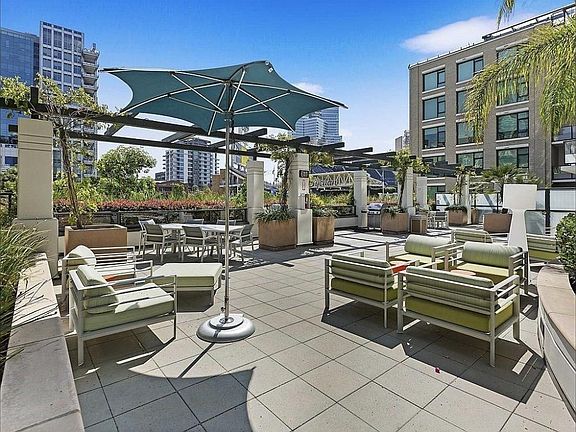 4th image of 325 7th Ave #12
